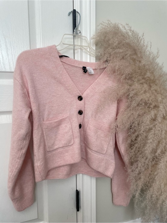 H&M Sweaters - H&M Pink V-Neck Button Cardigan Sweater